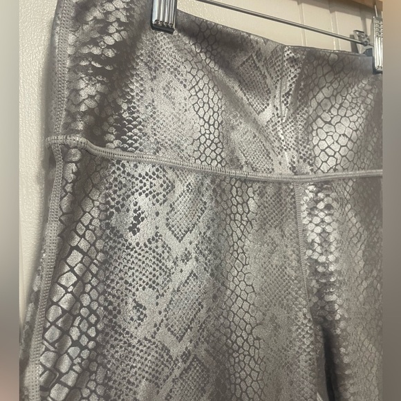 Gray/silver Snake Foil Print Highwaist Leggings - Picture 7 of 10